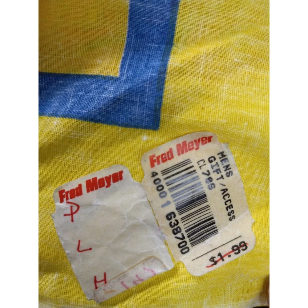 1990 Disney‎ Dick Tracy Yellow Graphic Bandana with Original Price Tag